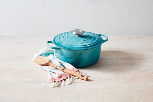 Le Creuset Signature Enamelled Cast Iron Round Casserole Dish With Lid, 24 cm, 4 - Picture 5 of 6