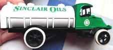 ERTL 1926 MACK TANKER truck bank with SINCLAIR OILS advertising, NIB, 1989 date