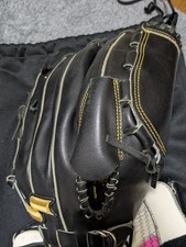 SSK Black Hard Glove Pitcher