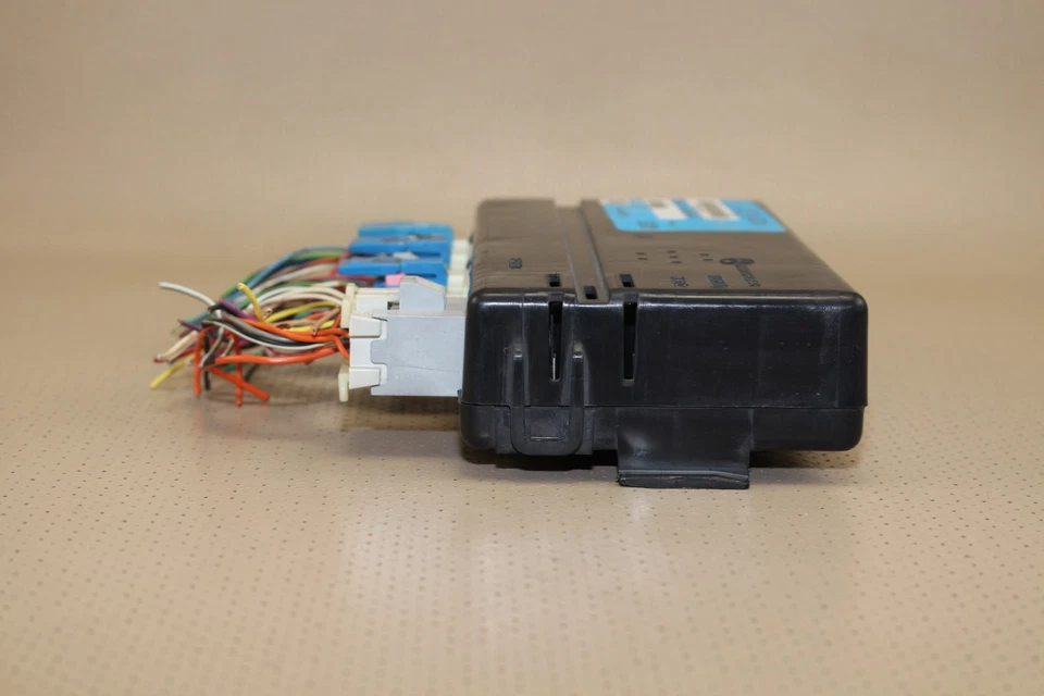 02-03 SATURN VUE 3.0L BODY CONTROL MULTIFUNCTION ELECTRONIC MODULE BCM 22714306 - Image 3 of 4