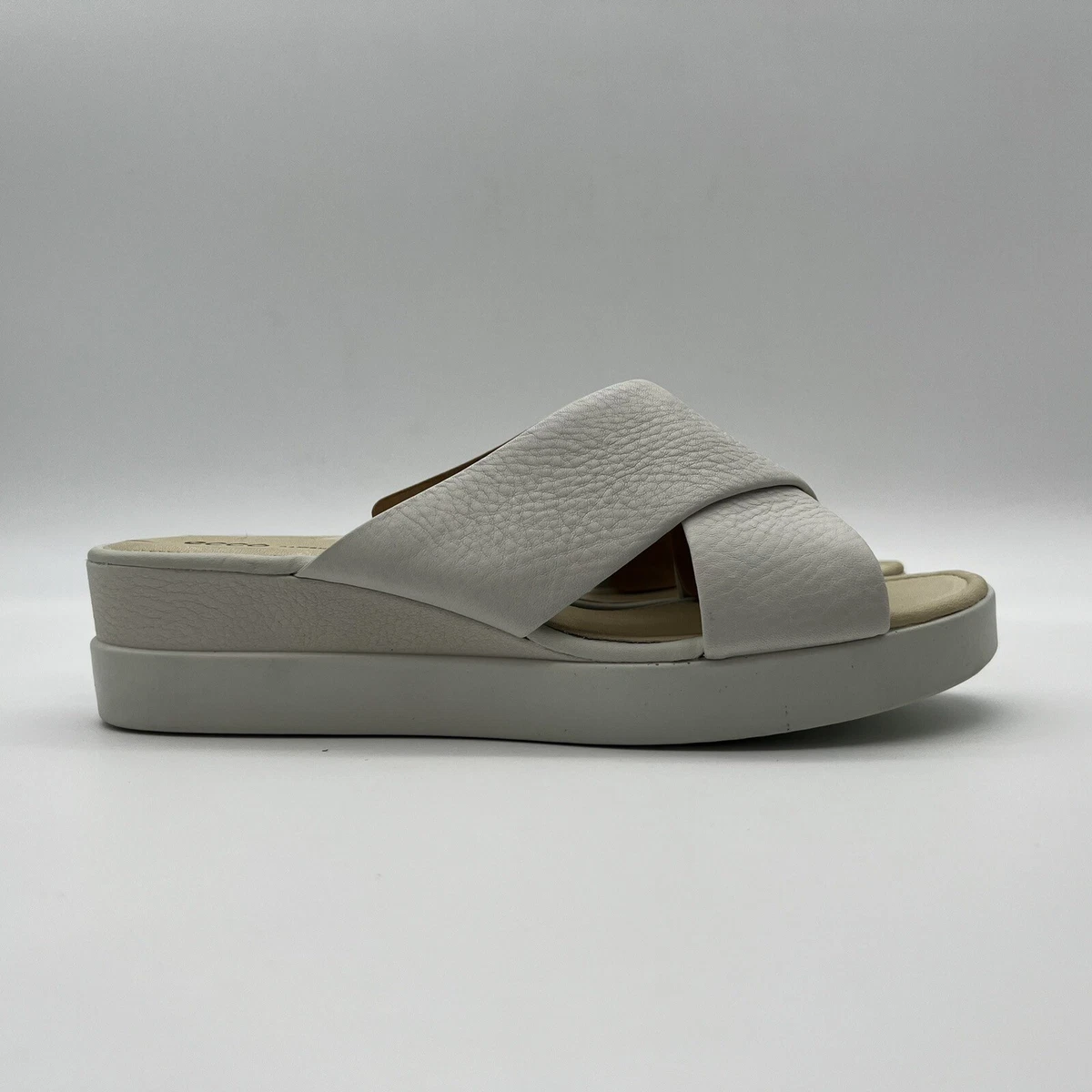 White sandals hotsell wedge