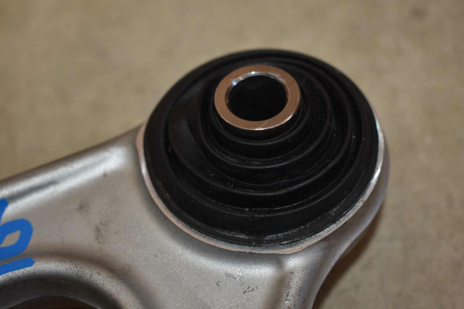 2004 2005 2006 PORSCHE CARRERA GT FRONT SUSPENSION UPPER CONTROL ARM GENUINE OEM