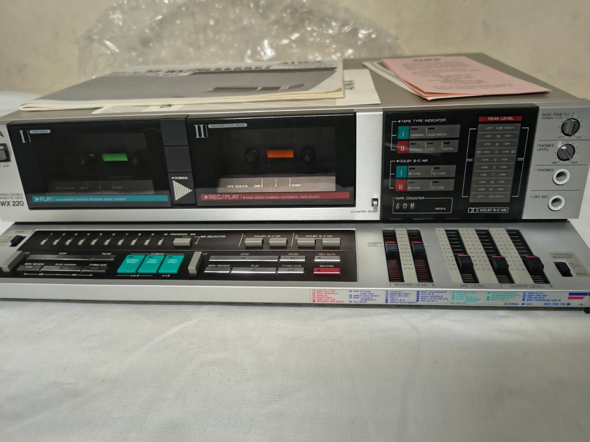 AIWA WX-220, Double Cassette Deck Dual Tape Player, 4 track