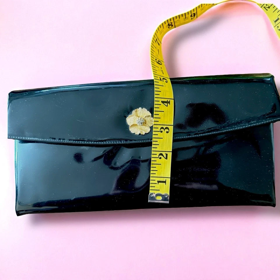 Cartera clutch de charol negra vintage Saks Fifth Avenue flor del pensamiento con bolsa para monedas Foto 4 de 4