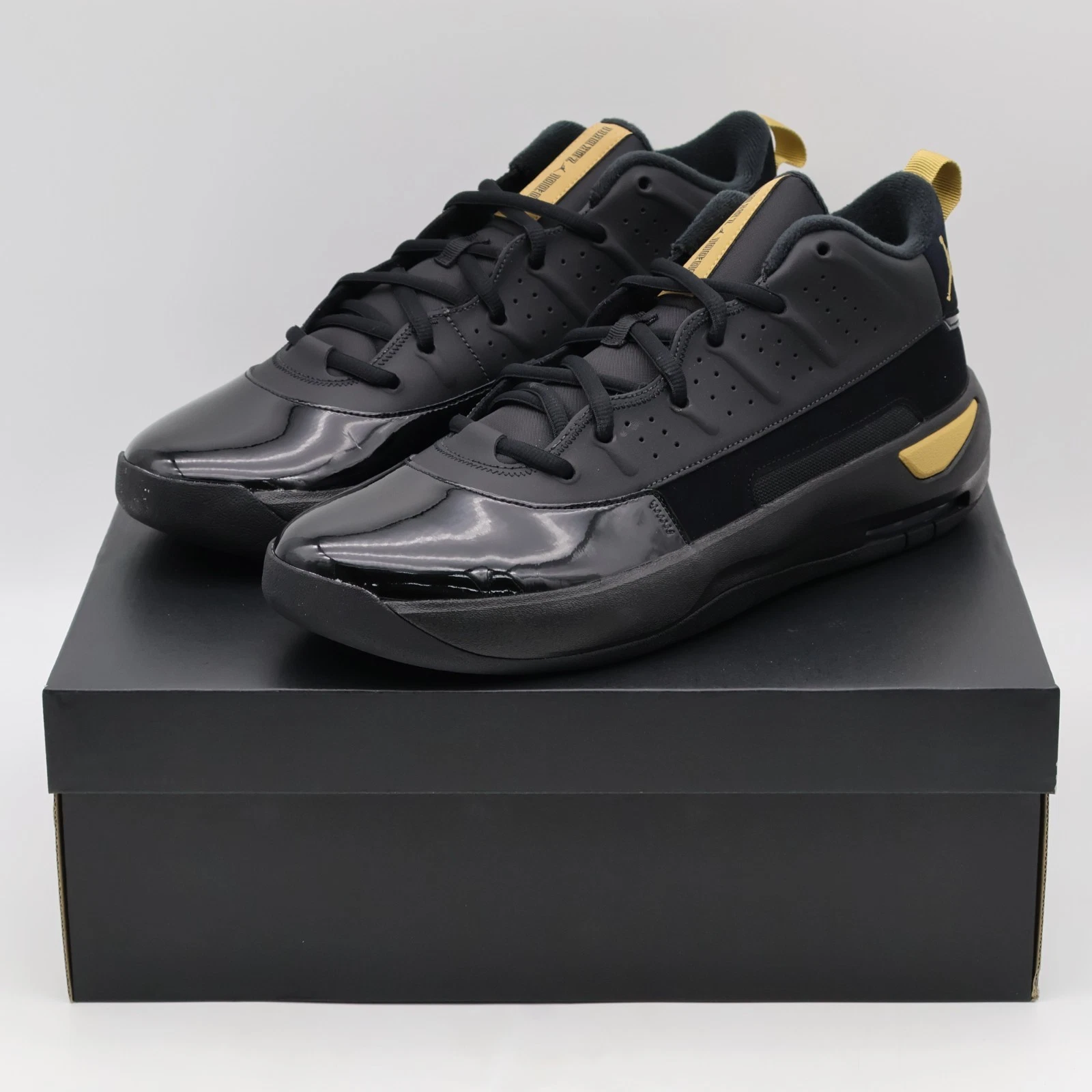 HQ2091-007 Nike Jordan Max Aura 7 Black Black Metallic Gold (Men's)