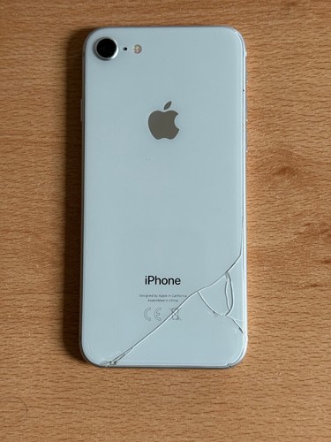 iPhone 8 silver 256 GB - Photo 4 sur 10