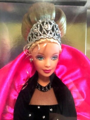 1998 HAPPY HOLIDAYS BARBIE DOLL SPECIAL EDITION RARE