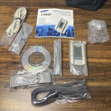 YEPP -SAMSUNG -DIGITAL MEDIA PLAYER -MODEL YP-30SH -SILVER NEW