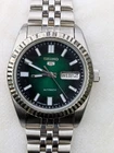 Vintage Seiko 5 Automatic watch, green Sunburst Dial, Fluted Bezel,Day/Date