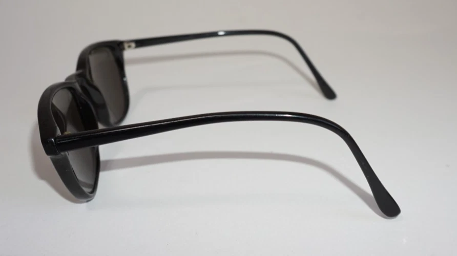 Gafas de sol vintage Bausch & Lomb I's W2440 de plástico negro rock & roll Foto 4 de 4