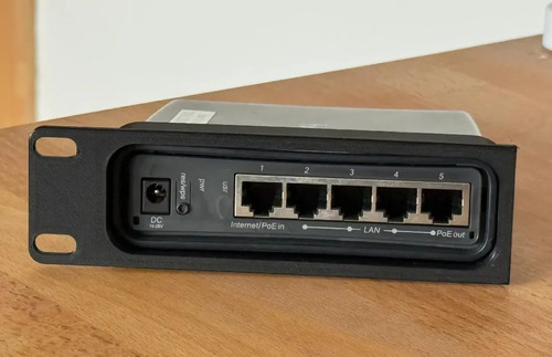 MikroTik hAP AC2 Rack Mount | 1HE | passend für 10" und 19" Racks - Bild 1 von 3