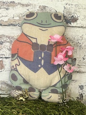 Vintage Hand-Sewn Fabric Frog Plush  Frog Who Went A-Wooing''   7x5