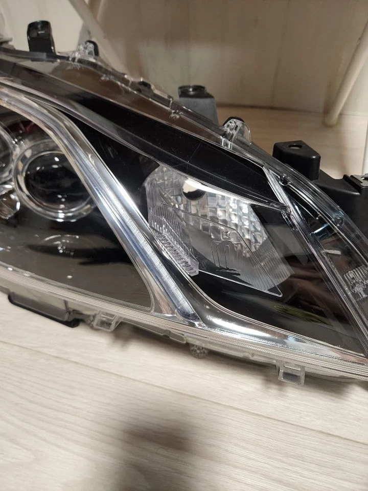 Toyota Crown Majesta 210 LED Headlight – Excellent Condition Japan Me Foto 2 de 4