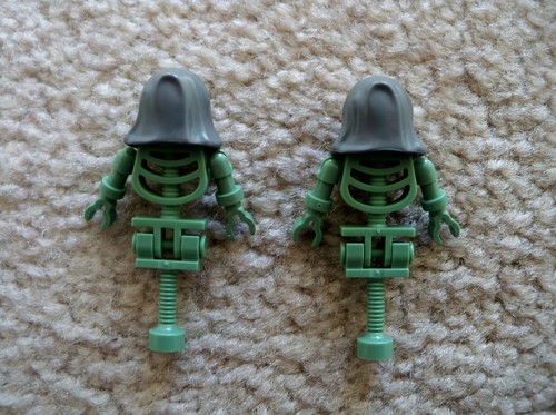 LEGO Harry Potter Minifigs - Rare - 2 Dementor w/ Hoods - 4753 4757 4758 10132 - Picture 2 of 3