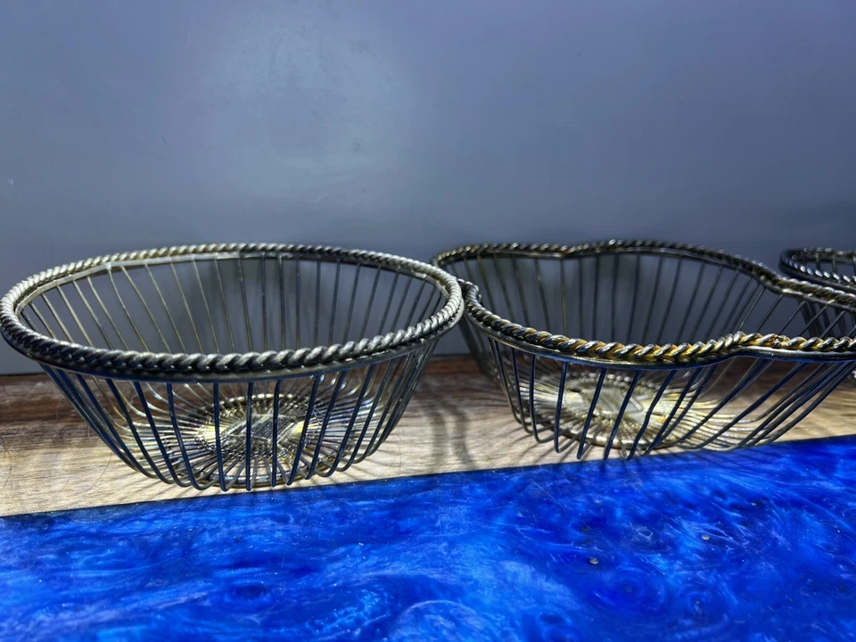 Lote de 3x Vintage Tono Plata Basado en Alambre Corazón Cesta Trébol Redondo Lote de 3 Foto 2 de 4