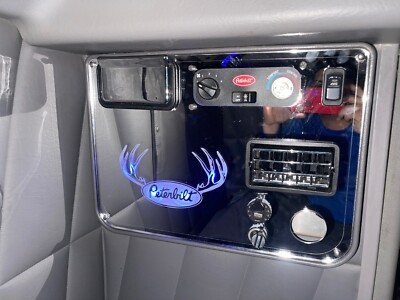 CONTROL PANEL OF THE SLEEPER PETERBILT