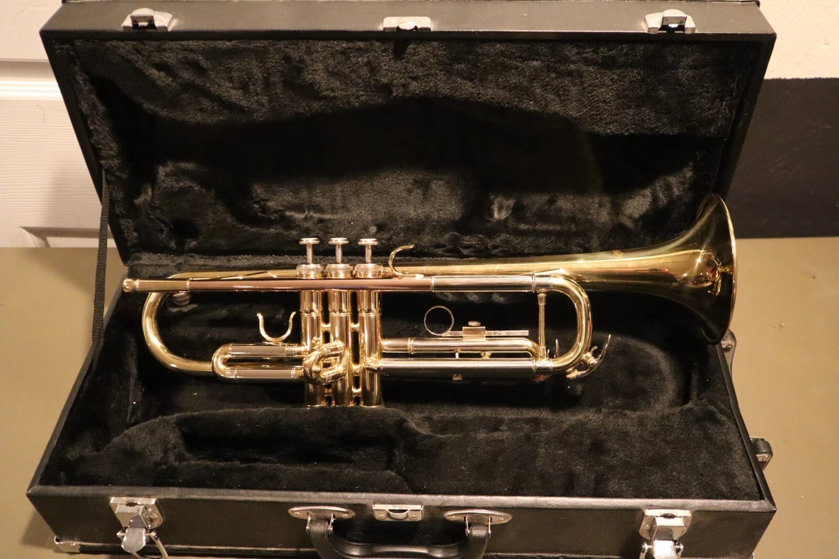 Vintage LJ Hutchen Trumpet HTTR717260 W Hard Case Student