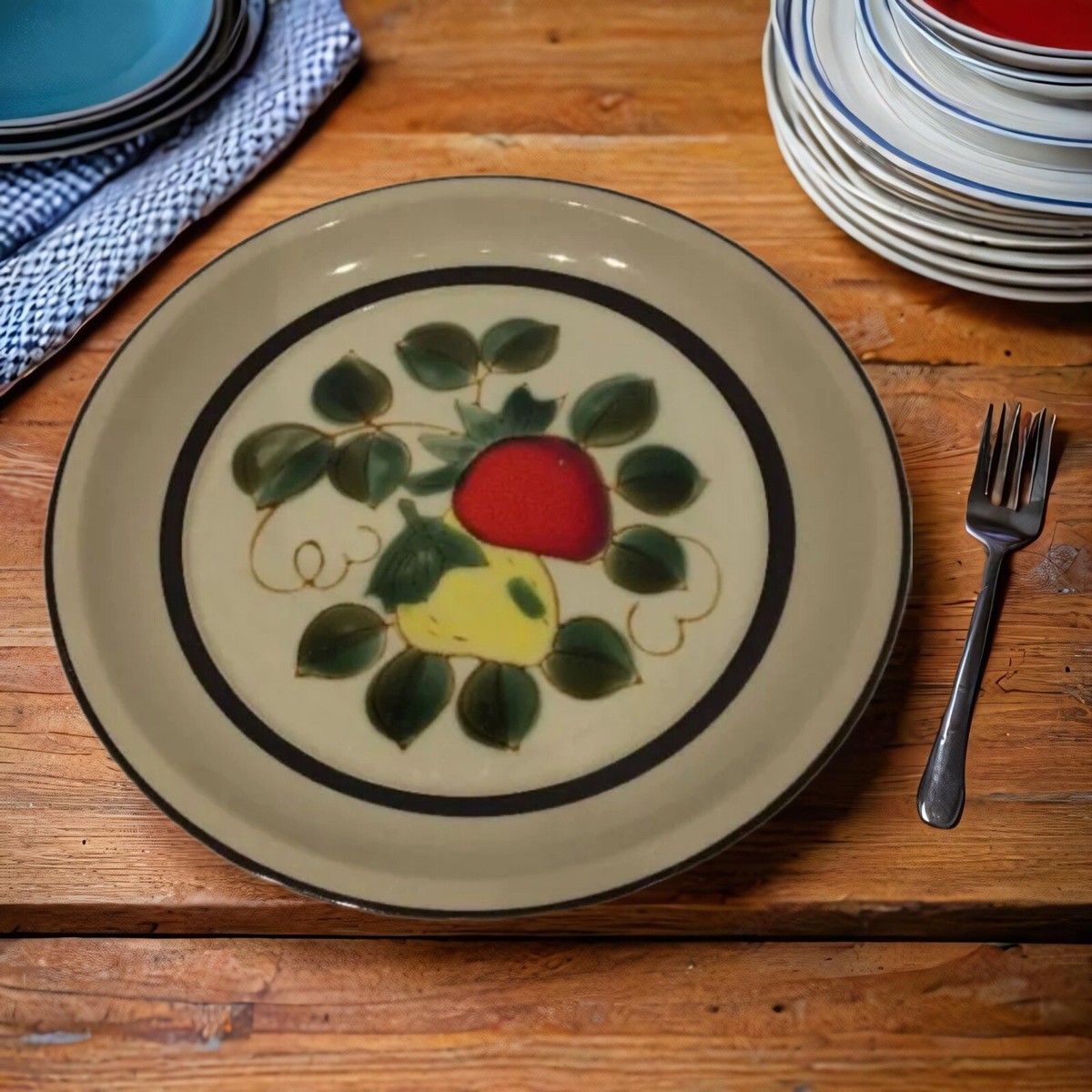 VINTAGE STRAWBERRIES 4-Dinner Plates Sears Stoneware Brown Verge