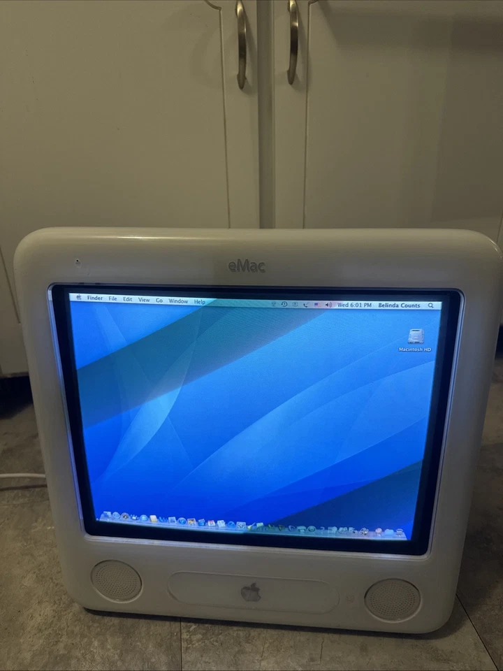 Vintage Apple eMac PowerMac 4-1 GHz PowerPC G4 Desktop Reed! - Image 3 of 4