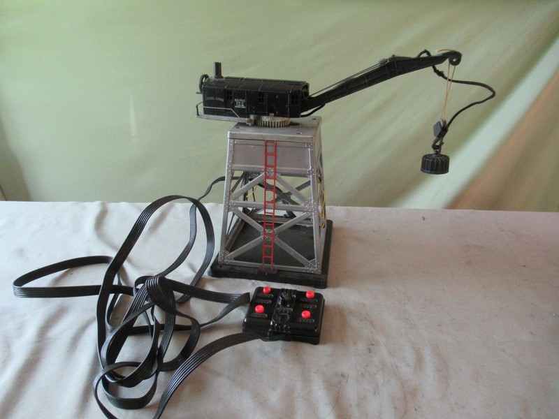 Lionel 182 Remote Control Magnet Crane with pages of info