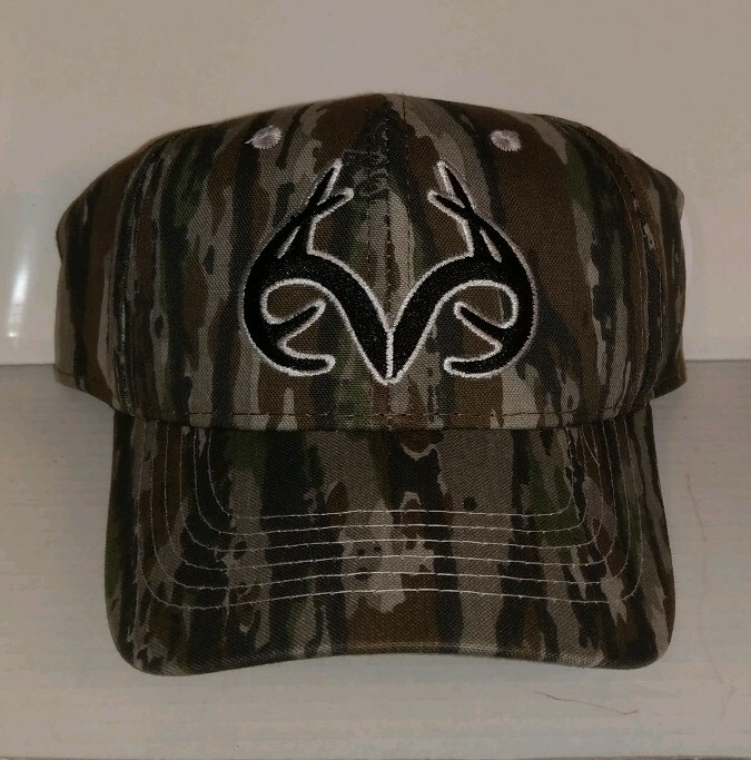 NWT REALTREE CAMO PRINT LATCH BACK HAT CAP EMBROIDERED LOGO