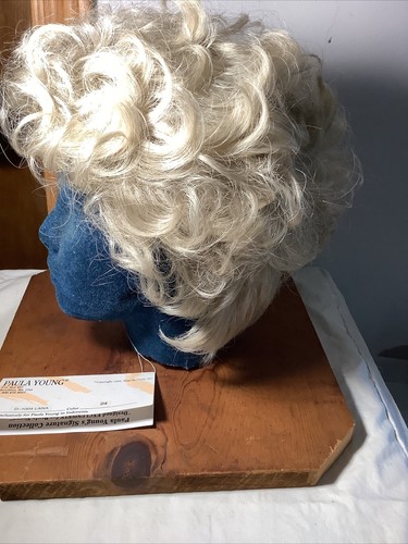 Paula Young Signature Collection Womens Wig New in Box D-1004 Lana~ Light Blonde - Picture 2 of 17