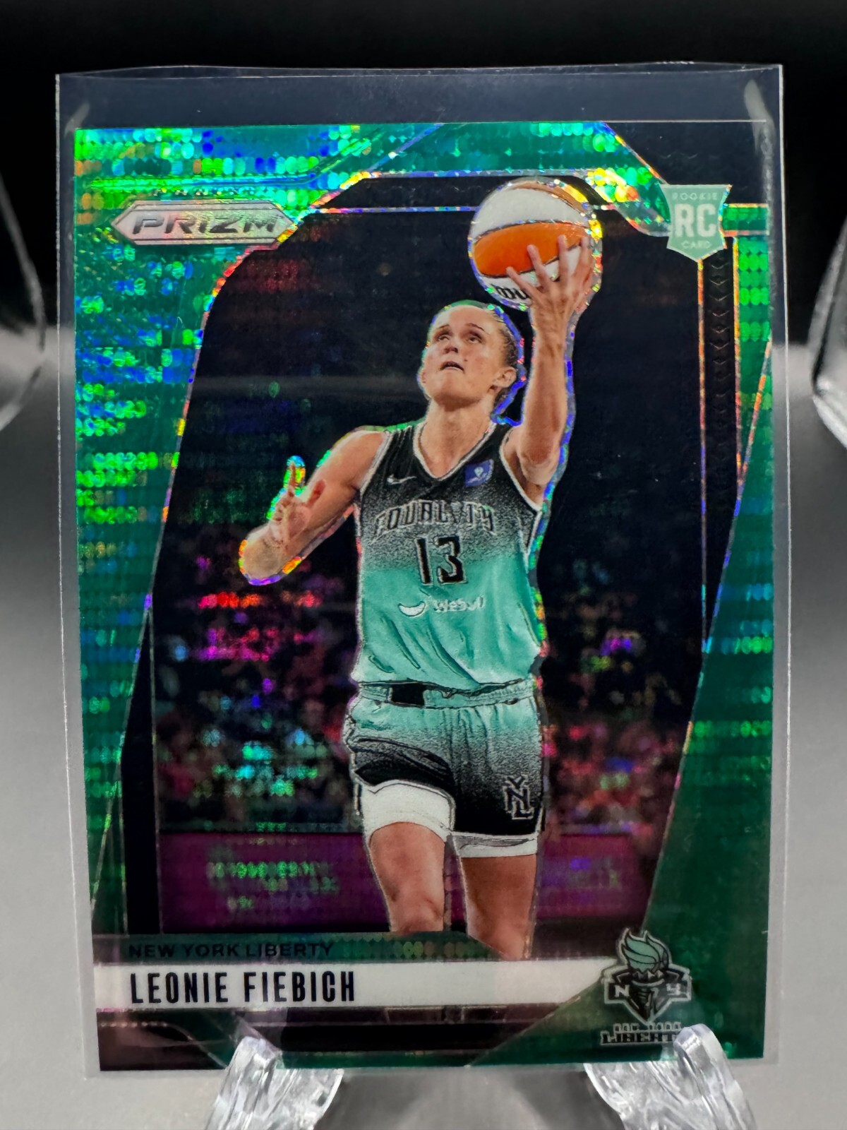2024 Panini Prizm WNBA Leonie Fiebich SP RC Green Pulsar Prizm 16/25 #30 Liberty
