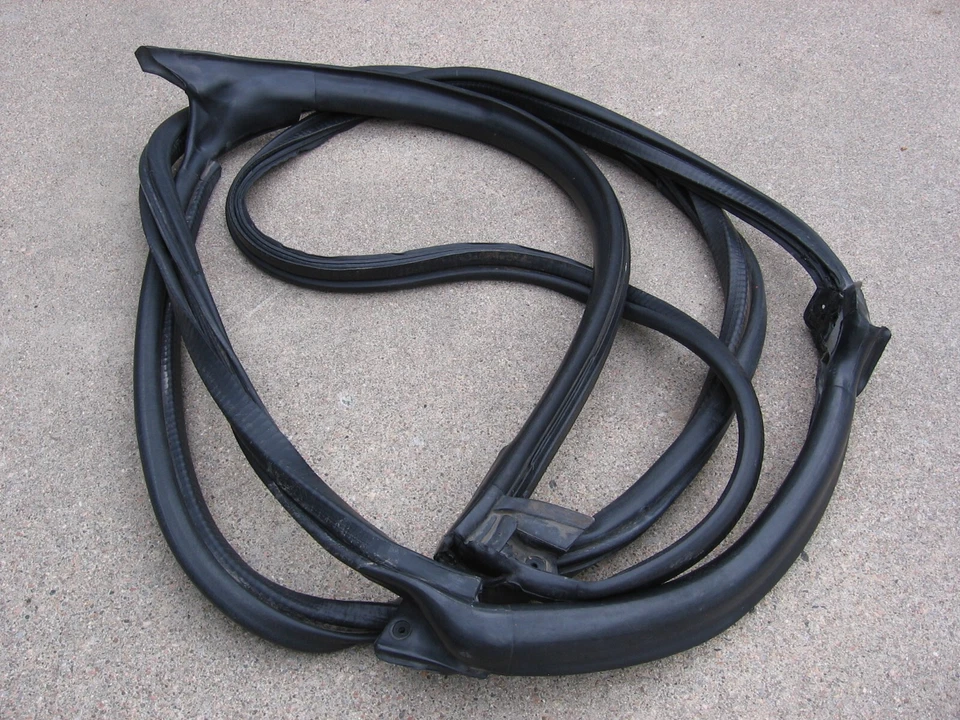 👉93-02 CAMARO FIREBIRD T-ВЕРХНЯЯ ДВЕРЬ СТЕКЛО ПОГОДНАЯ ПОЛОСКА УПЛОТНЕНИЕ РЕЗИНОВЫЕ ДРАЙВЕРЫ СЛЕВА - Изображение 2 из 4