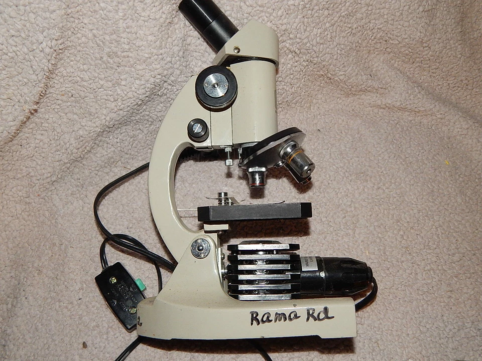 National Model 138 单筒显微镜 带 4x、10x 和 40x Objectives 48 张幻灯片 — 第 4/4 张图片