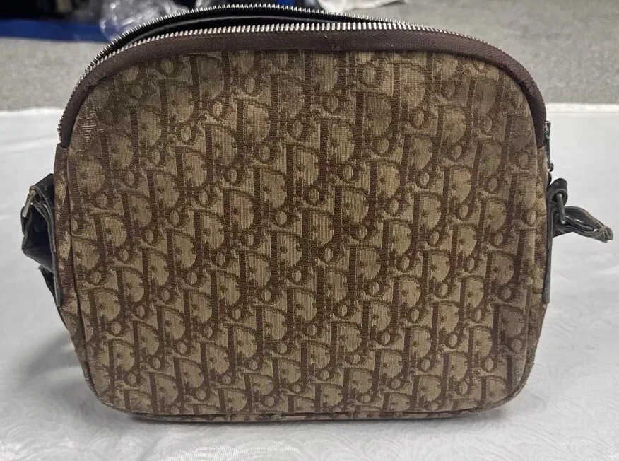 Sac à main Christian Dior Paris main monogramme toile marron bandoulière vintage