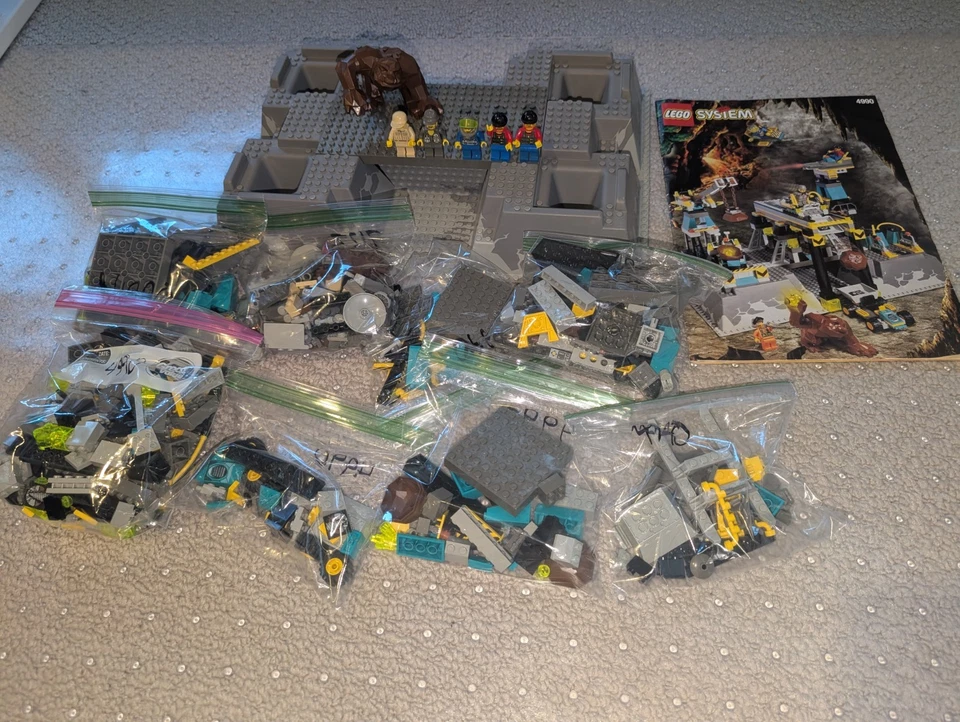 LEGO 4990 Rock Raiders HQ, casi completo - falta 1 mini figura instrucciones incluidas Foto 2 de 4