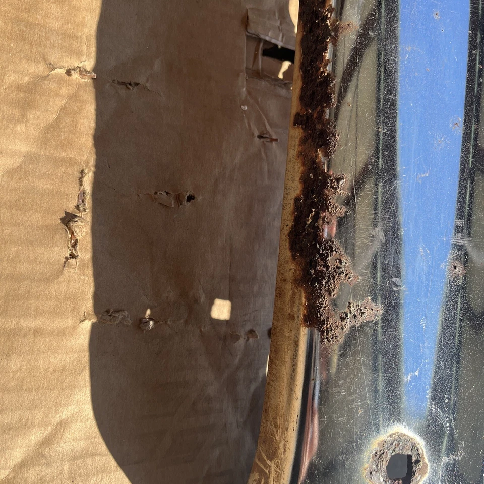 Parachoques trasero Plymouth Satellite 1973 personalizado usado con óxido y arañazos Foto 2 de 4