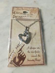 serenity prayer Magnifier Heart Pendant Brand New Never Opened 