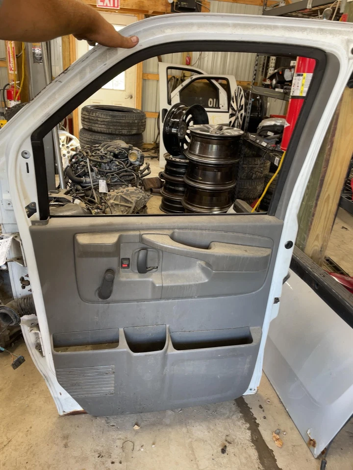 07 CHEVY EXPRESS 3500 Front Door Passenger Side Foto 3 de 3