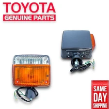 76 - 83 TOYOTA LAND CRUISER FJ40 BJ40 FRONT RIGHT SIDE TURN SIGNAL LIGHT OEM NEW