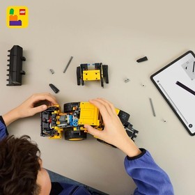 LEGO Technic 42127 The Batman Batmobile 2022 Movie Set Light Bricks Superhero