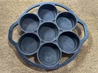 Lodge 7B2 Cast Iron Biscuit Pan 7 Cup Cornbread Mold USA Vintage