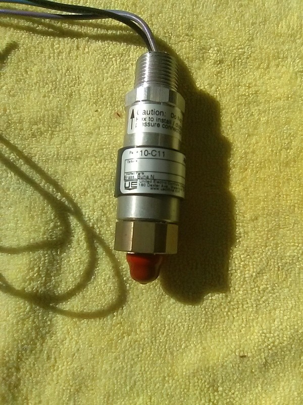 United Electrical Controls 10 series Spectra pressure switch 10-150 psi