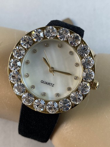 REAL COLLECTIBLES by ADRIENNE Crystal-Encrusted Bezel Designer Collection Watch - 第 1/11 張圖片