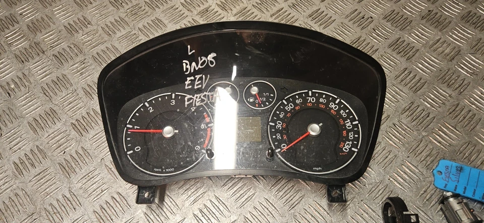 Ford fiesta MK6 TDCI 1.4 diesel ignition barrel key transponder engine ecu kit - Image 2 of 4