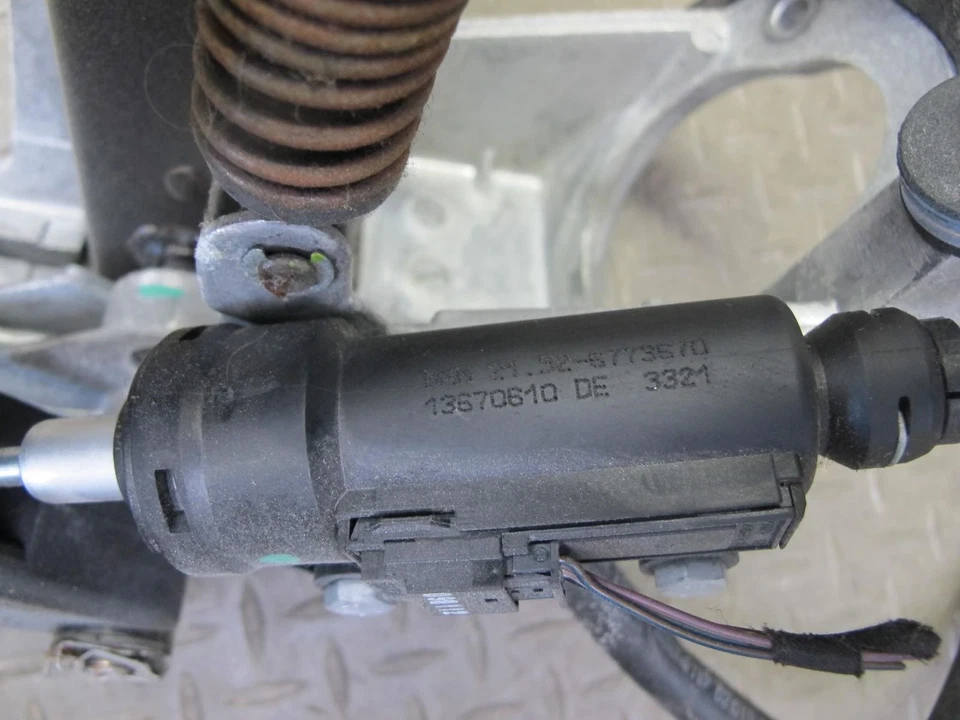 12-15 BMW F30 335i M/T CLUTCH BRAKE GAS ACCELERATION PEDAL CYLINDER SET OEM - Image 4 of 4