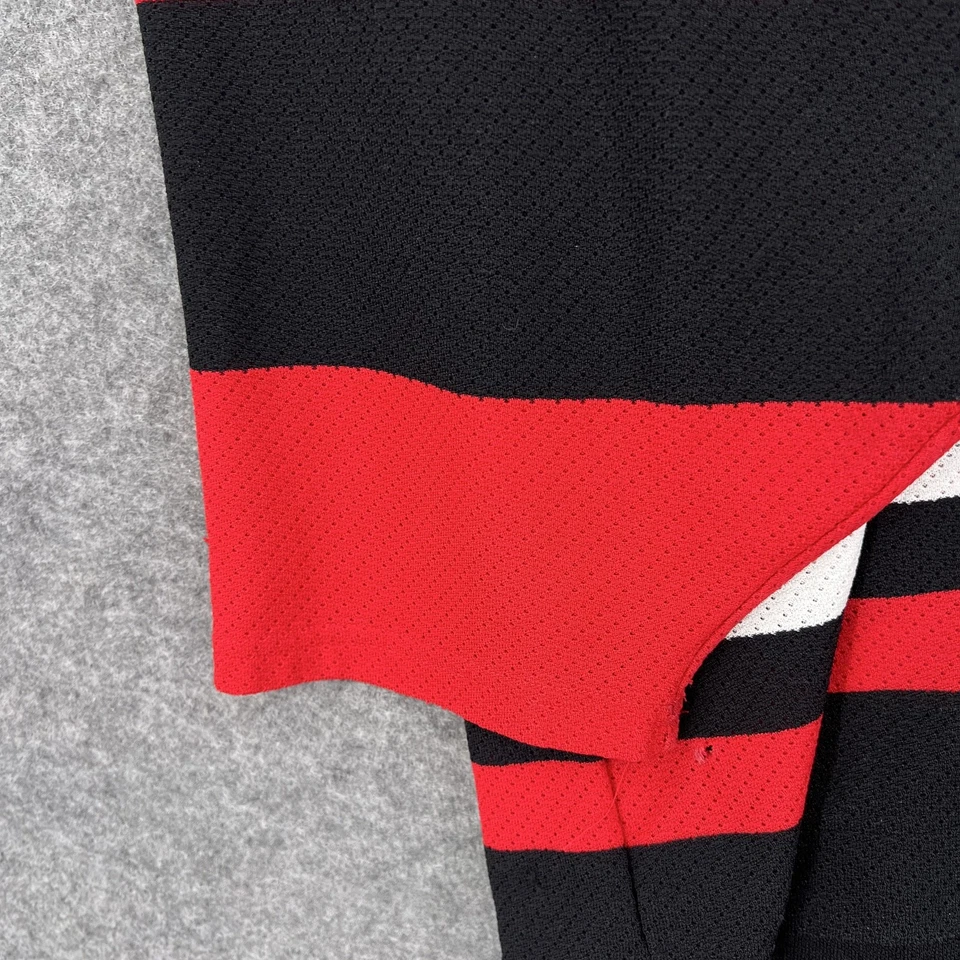 Camiseta de hockey CCM para hombre XL negra roja blanca tejida al aire camisa de práctica en blanco Foto 3 de 4