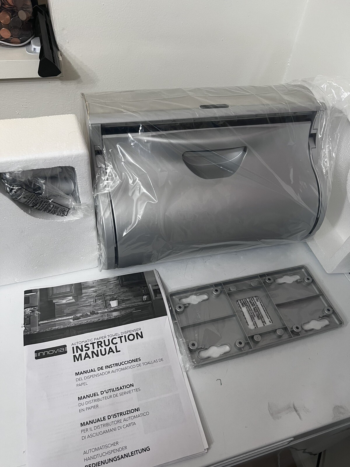 INNOVIA TOUCHLESS PAPER TOWEL DISPENSER