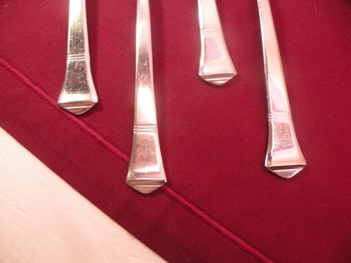 Set Of 4 Hampton Silversmiths HSV99 Stainless Oval Soup Spoons Flatware 8" - Picture 3 of 5