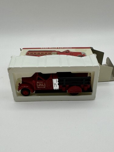 1939 Ward LaFrance Fire Truck 1/64 Scale 1999 Readers Digest No HF-430 Die Cast - Picture 3 of 4