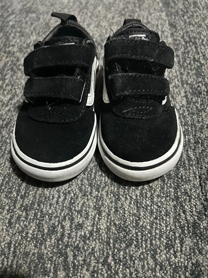 Vans Old Skool V Low Top Black White Toddler Size 4 - Image 2 of 4