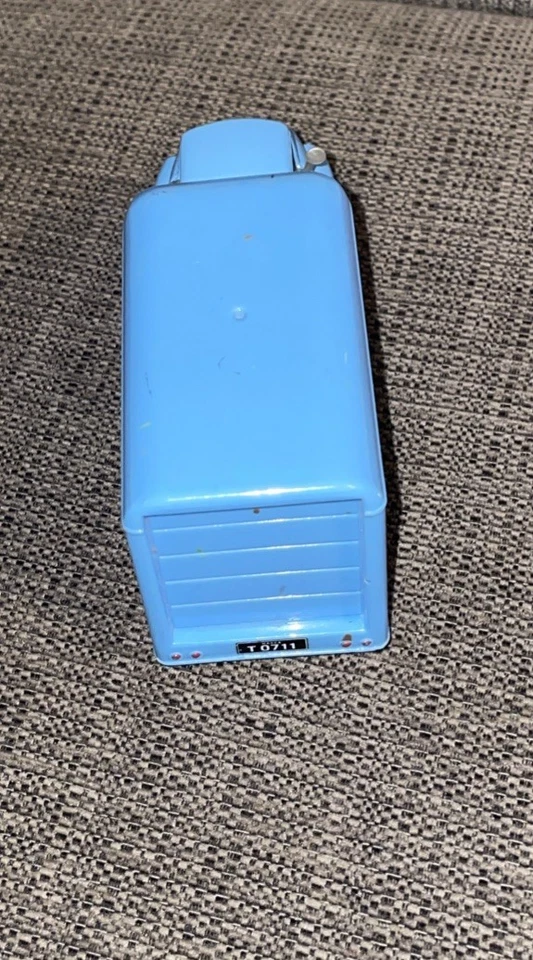 迪士尼皮克斯汽车飞行纳斯卡卡车地面支撑蓝色盒式卡车VHTF — 第 4/4 张图片