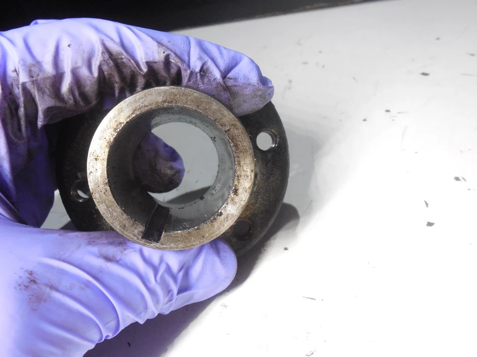 Manivela de extremo de brida de buje del cigüeñal del motor 72-80 Mercedes Benz R107 450SL 450SLC Foto 3 de 4