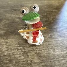 Small Hand-Made Seashell FROG Playing Violin Figurine
