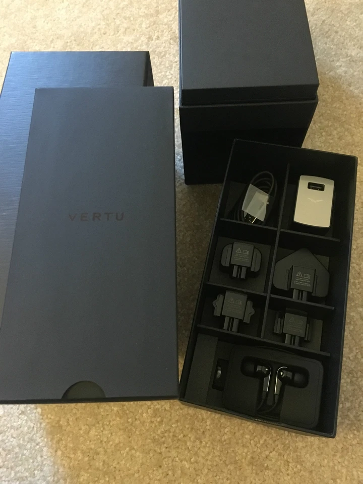 Genuine Brand NEW Vertu Signature Touch Seaspray Lizard Extremely RARE Exotic!   - Image 3 of 3